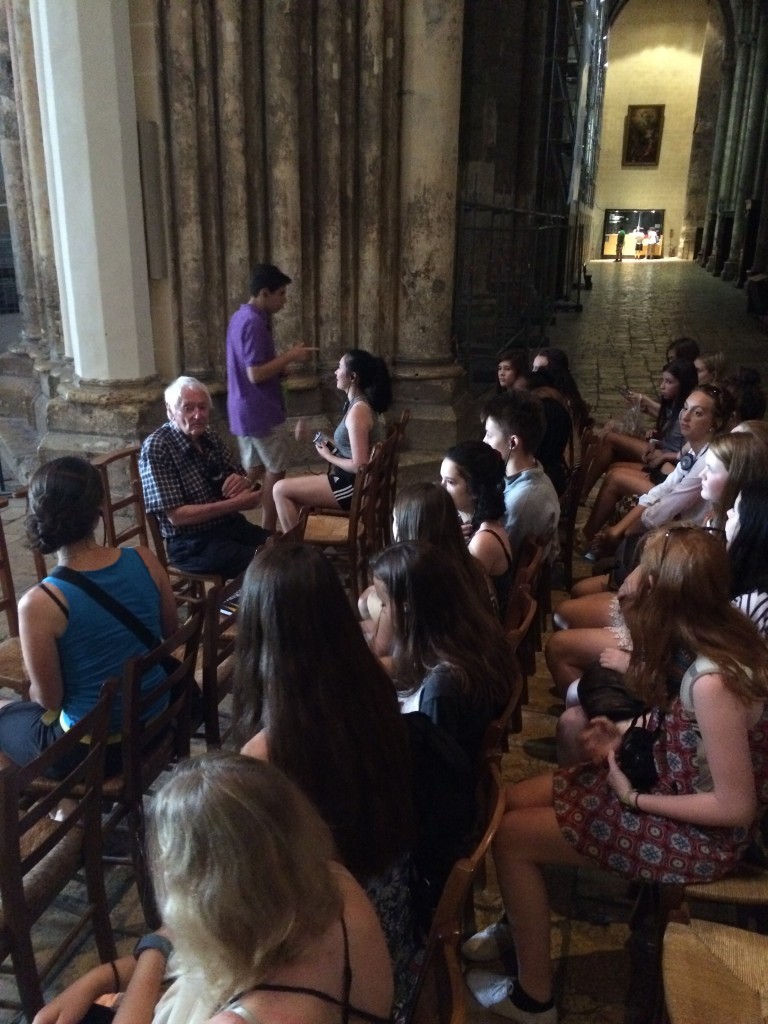 Guided tour of Chartres!