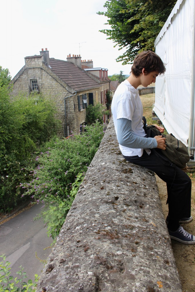 Emerson getting ready to sketch