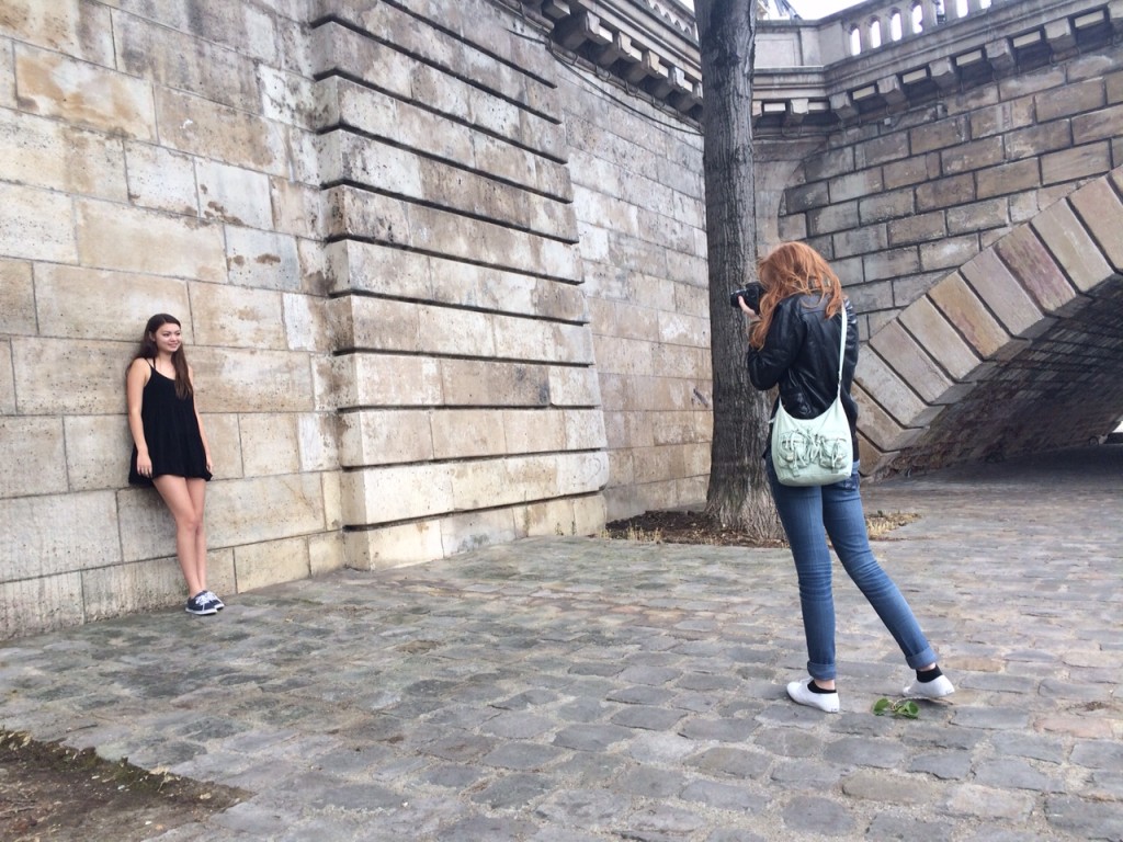 Kayla does a photoshoot with Katie for her photo assignment!